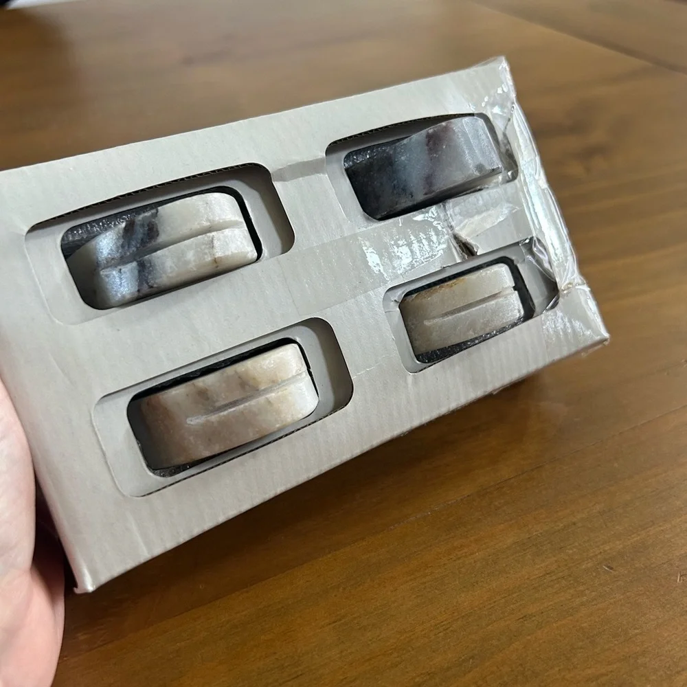 NWT Threshold Heart-Shaped Marble Place Card Holders